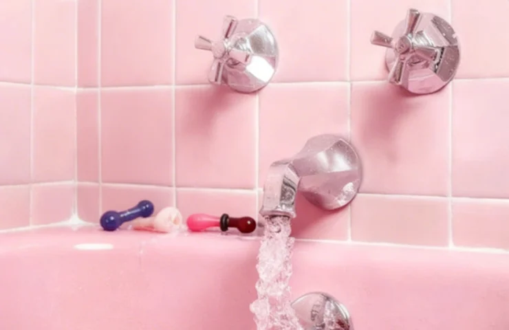 Reinigen und Pflegen des Dildos