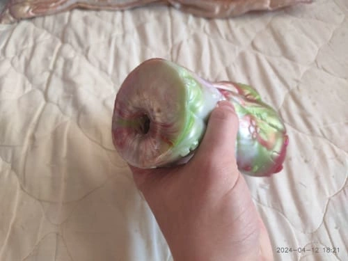 🐶 Vicious Dog Vulva Fleshlight: The Ultimate Two-Hole Fantasy Monster Stroker for Male Masturbation photo review
